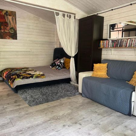 Domek Pod Trzema Kuropatwami Ily Kolo Urli Bagian luar foto